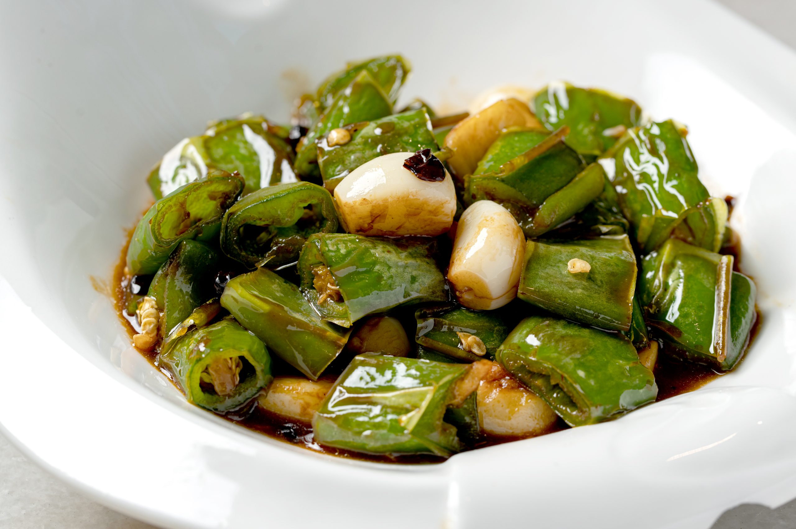 Green Chilli with Garlic and Black Bean Sauce 拍蒜豆豉虎皮椒